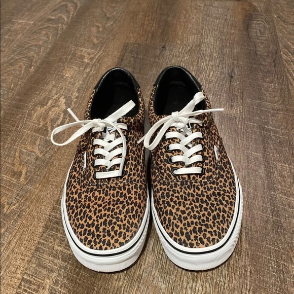 Vans - Picture 2 of 6